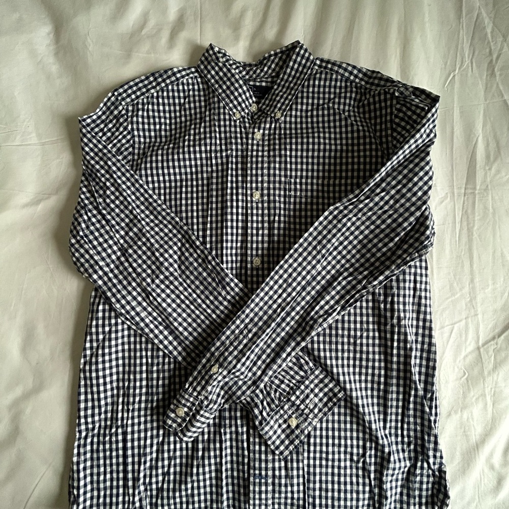 GAP Women’s Navy and White Gingham Button-Down Shirt